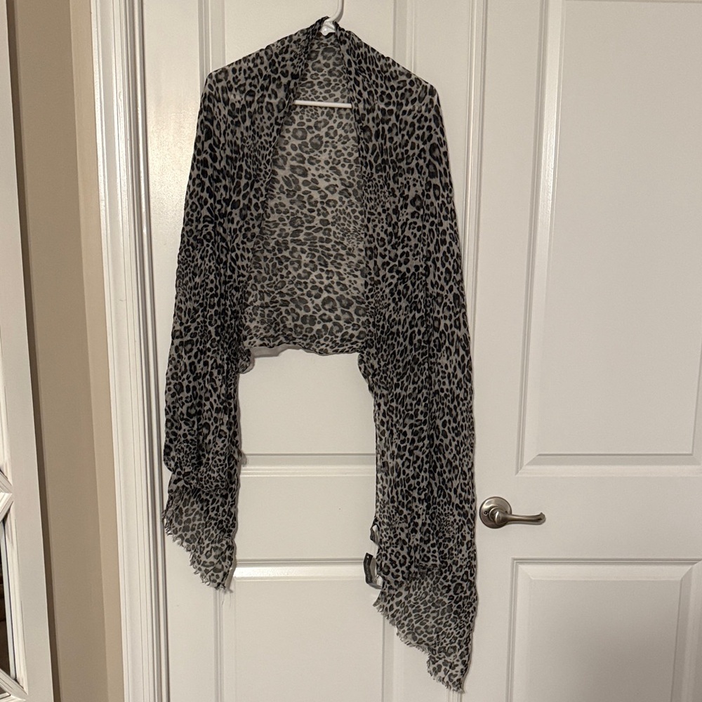 Jones New York Leopard Print Scarf - Black and Gray